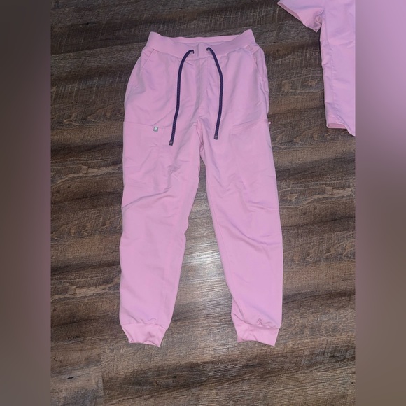 Fabletics Pink Activewear Set - Picture 3 of 3